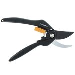 Die besten Gartenscheren Fiskars Bypass-Gartenschere für frische Äste und Zweige, Antihaftbeschichtet, Hochwertige Stahl-Klingen, Länge: 20 cm, Schwarz/Orange, SingleStep, P26, 1000567